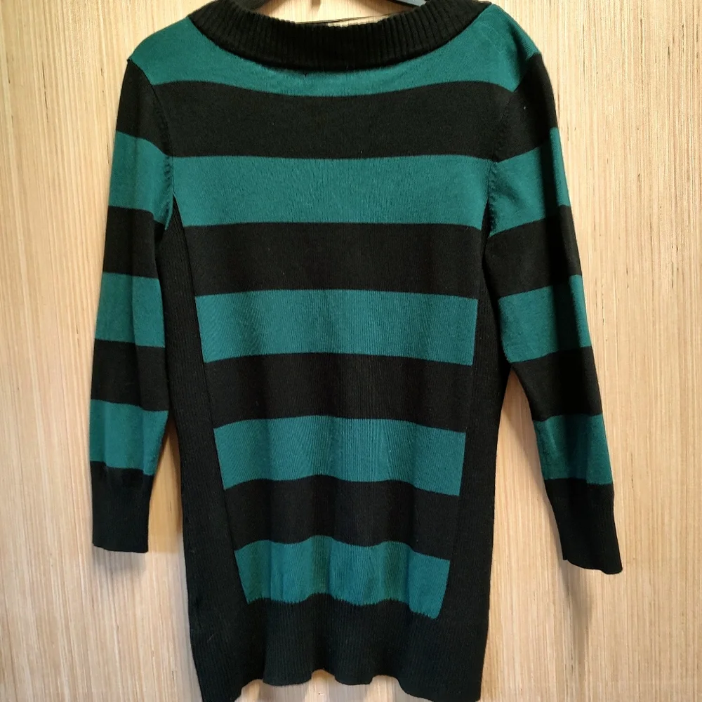 Style &Co. Midnight green black stripe v-neck sweater. Medium. - Picture 2 of 9